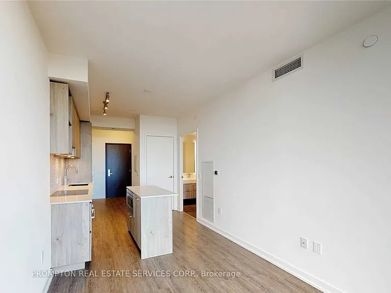 1 Yorkville Ave #2910 — Photo 9