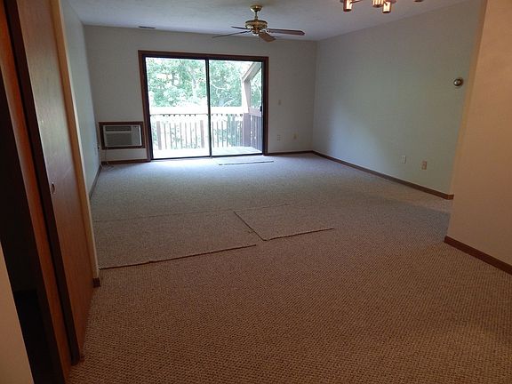 3rd image of 340 Sunderland Rd Unit 36G