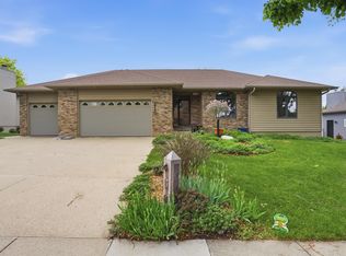 3520 S Marson Manor Cir, Sioux Falls, SD 57103