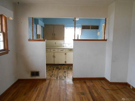 3rd image of 430 W Main St