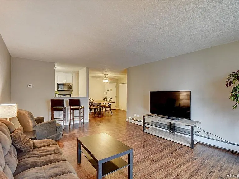 2281 S Vaughn Way #204A — Photo 2