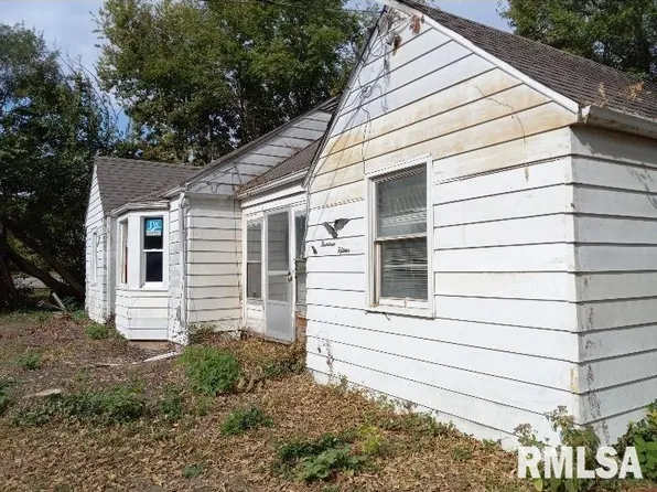 1415 E Hendryx Ln, Peoria, IL 61615