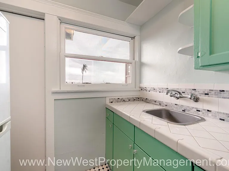 2419 Market St #B — Photo 12