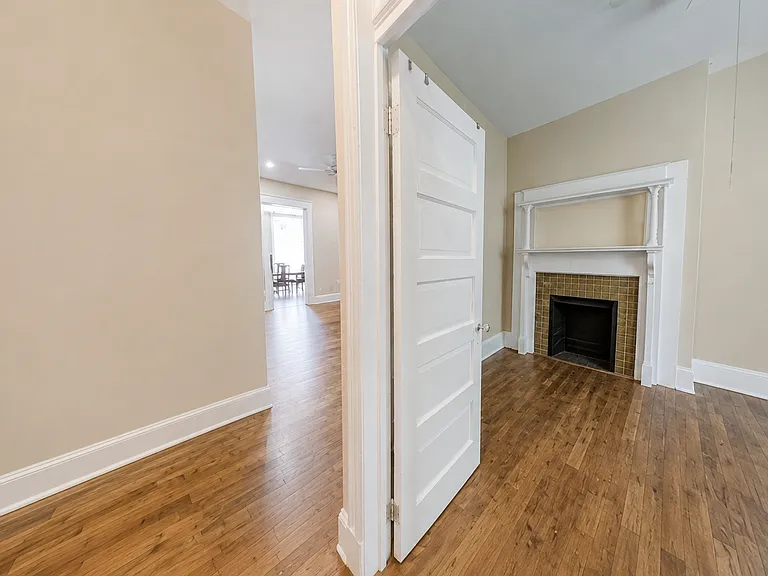 1826 Ingleside Ter NW — Photo 2