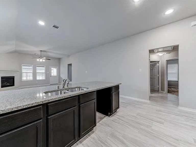 2702 Golden Hills Ct — Photo 13
