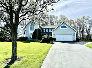 106 Oak Hill Dr #L-19, Archbald, PA 18403