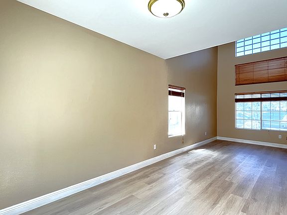 4th image of 10946 Porto Foxi St