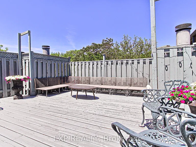 306 Sackville St #4 — Photo 33