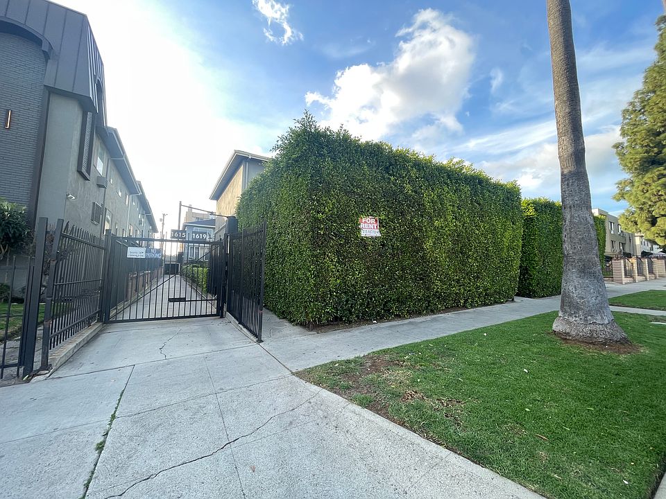 1st image of 1615-1621 N Hobart Blvd #10