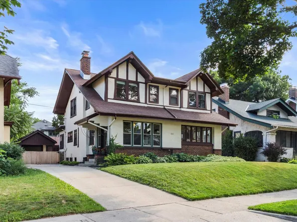 4827 West Woodlawn COURT, Milwaukee, WI 53208