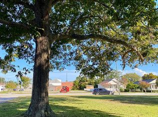 311 Pollock St, Beaufort, NC 28516