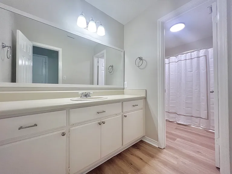 102 Laguna Cir — Photo 11