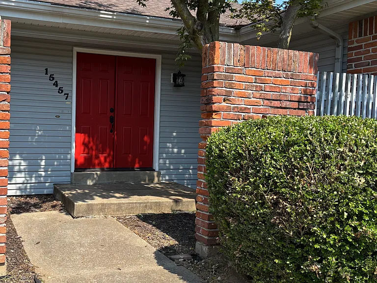 15457 Clover Ridge Dr — Photo 1