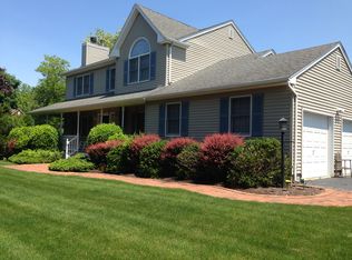 54 Henry Lewis Ln, Riverhead, NY 11901