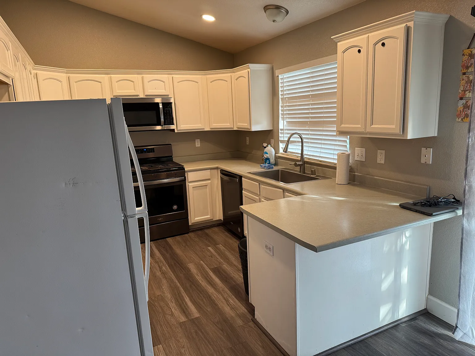 4 bed, 1503 sqft, $2,900 — Photo 3