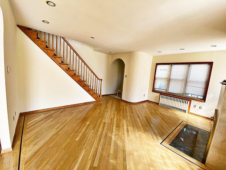 1st image of 2076 E 26th St #1F