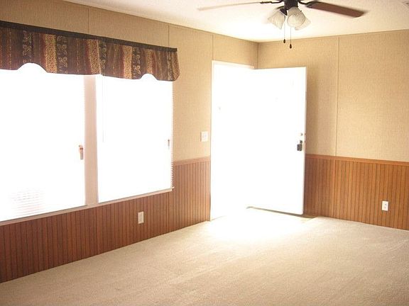 4th image of 4011 Guilder St