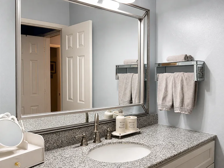 1740 Forest Glen Dr — Photo 23
