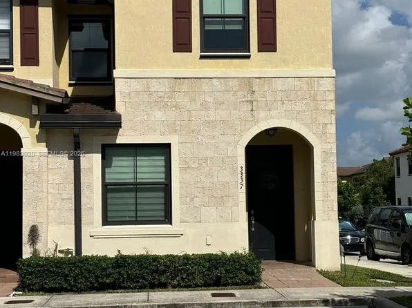 3337 W 105th Ter, Hialeah, FL 33018