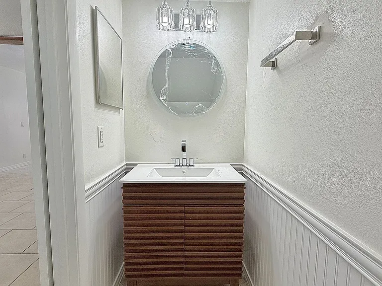 727 S Main St #107 — Photo 12