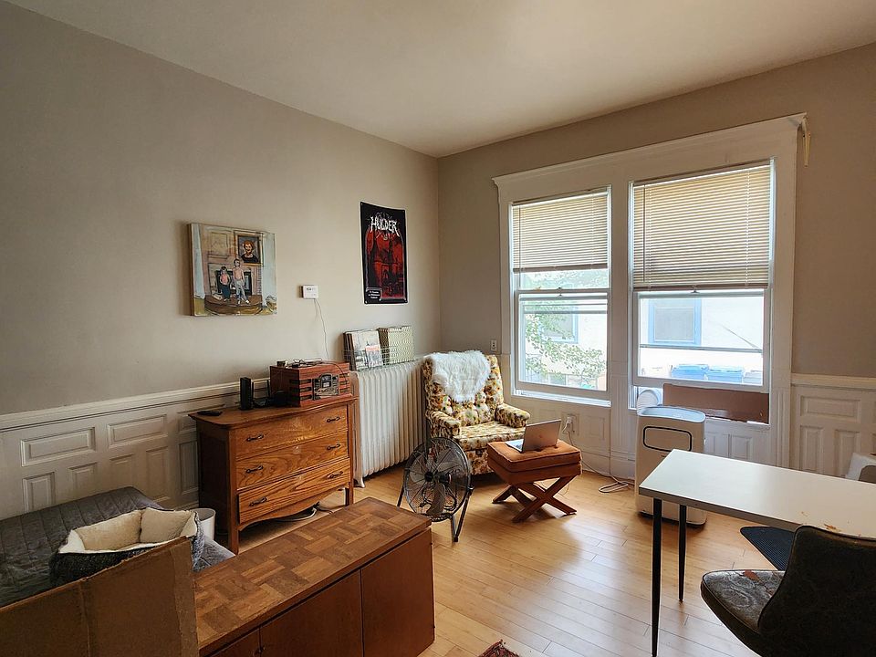 1st image of 406 Franklin Ave W #406