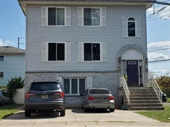 1100 Hussa St, Linden City, NJ 07036