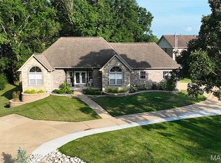 5288 Kerth Rd, Saint Louis, MO 63128