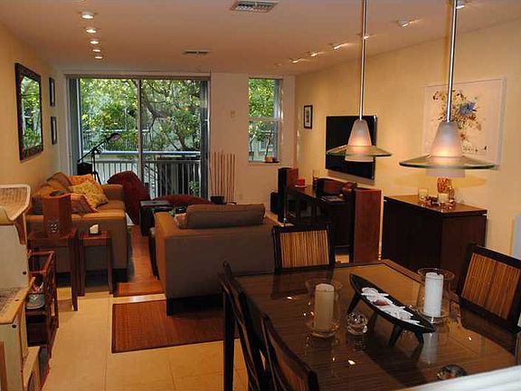 5th image of 325 Meridian Ave APT 18