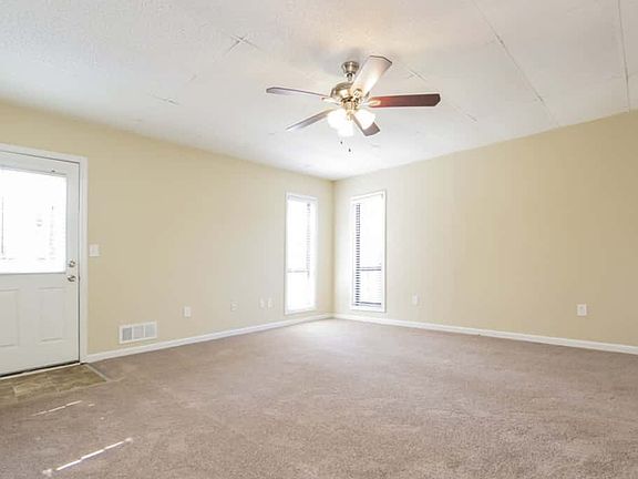 2nd image of 4814 Highpoint Dr NE