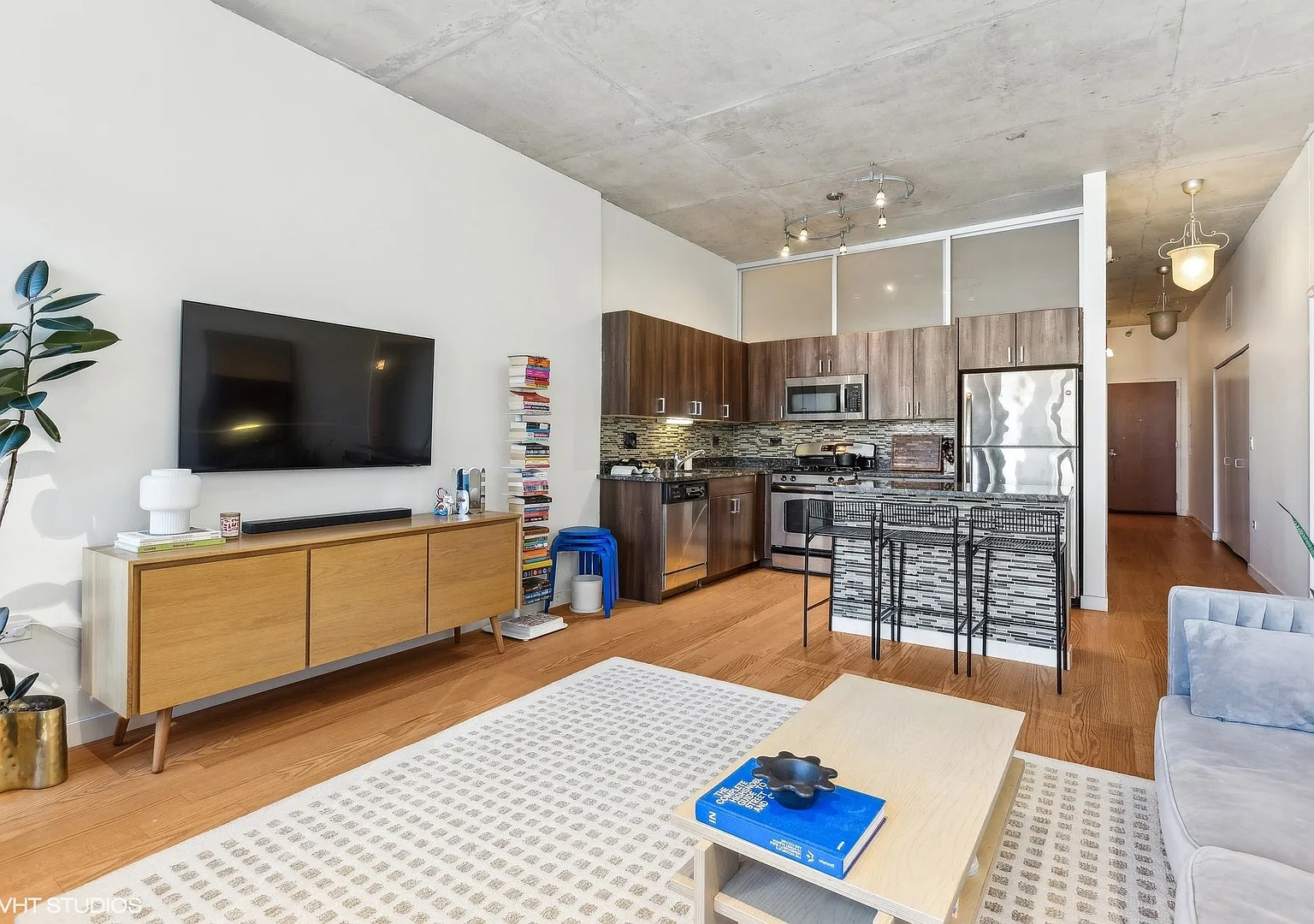 2 bed, 1100 sqft, $3,500 — Photo 3