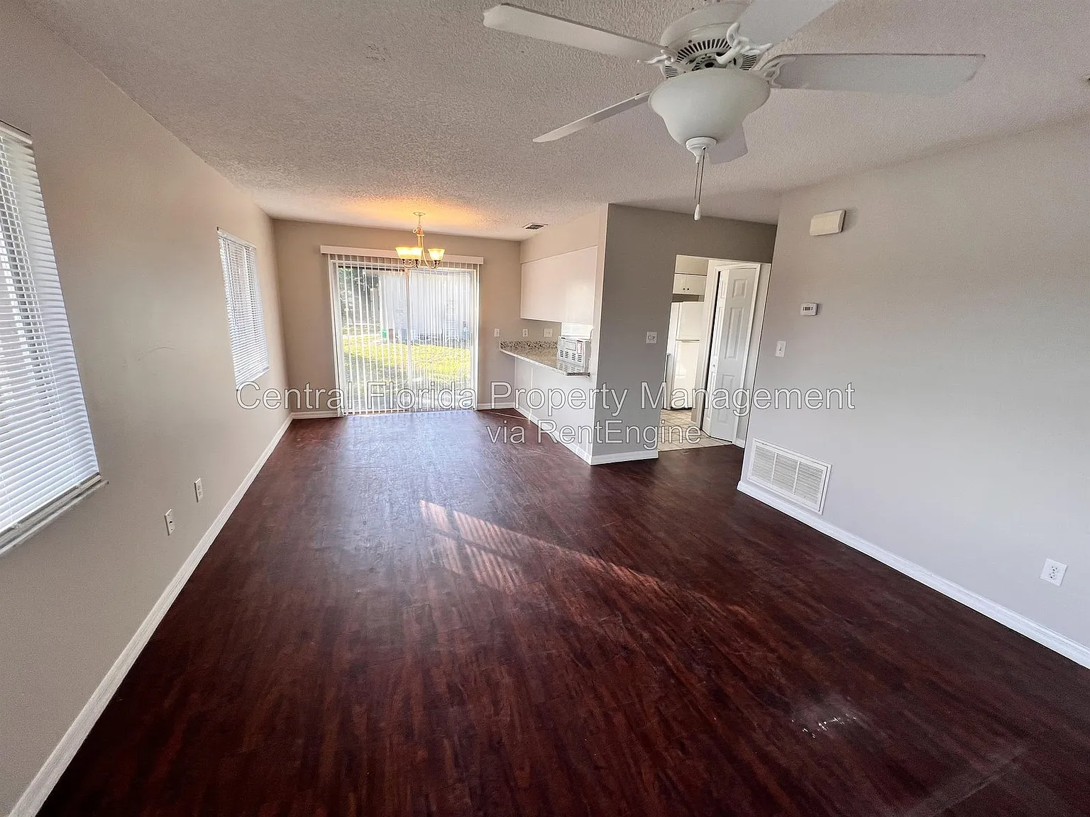 2 bed, 1.0 bath, 912 sqft, $1,350 — Photo 3