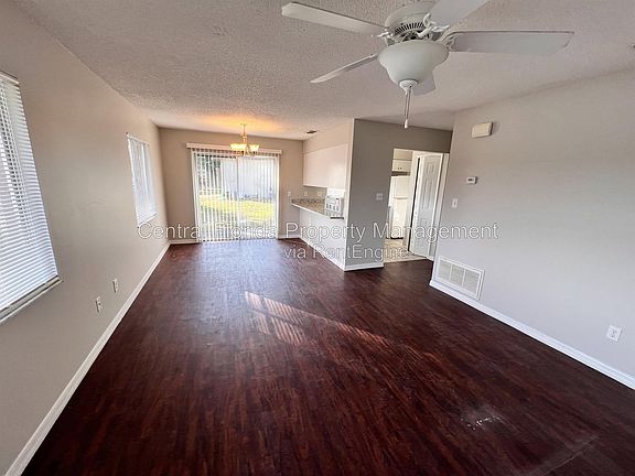 3rd image of 937 Monroe Ct