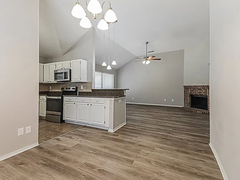701 Park View Ave — Photo 7