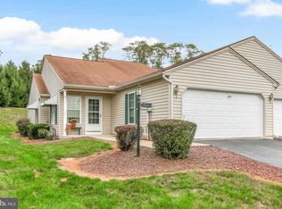 2855 Golden Villas Dr, York, PA 17408