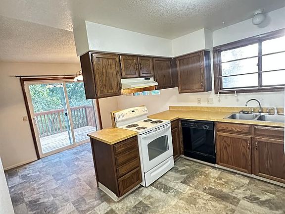 4th image of 1731 Broadview Dr