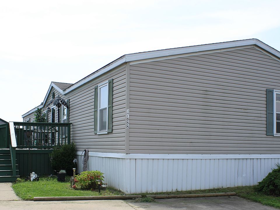1st image of 17688 Woodview Ln