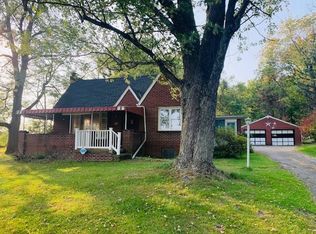 877 Georges Station Rd, Greensburg, PA 15601