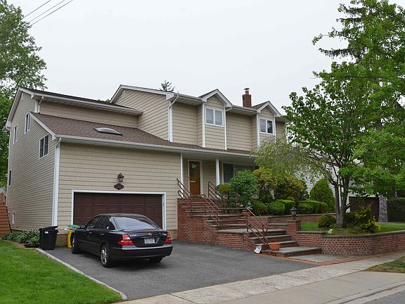 4th image of 427 Daub Ave