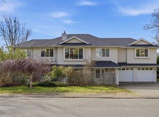 1185 Rock St, Saanich, BC V8P 2C1