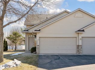 1000 Honeysuckle Ln SE, Cambridge, MN 55008