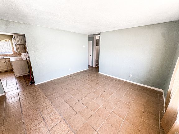 5th image of 1527 N Breckon Dr