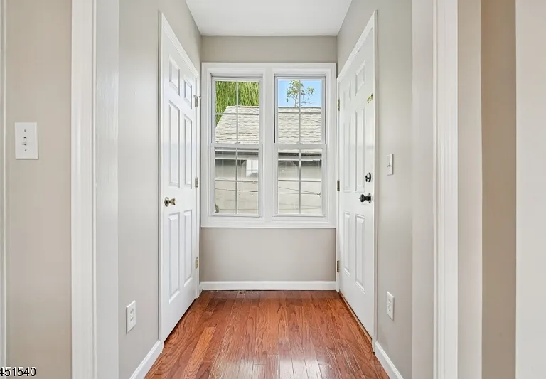 141 Walnut St #2 — Photo 2