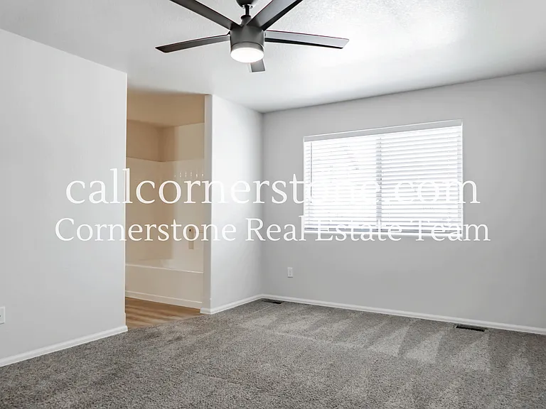 2138 Phillips Aly — Photo 8