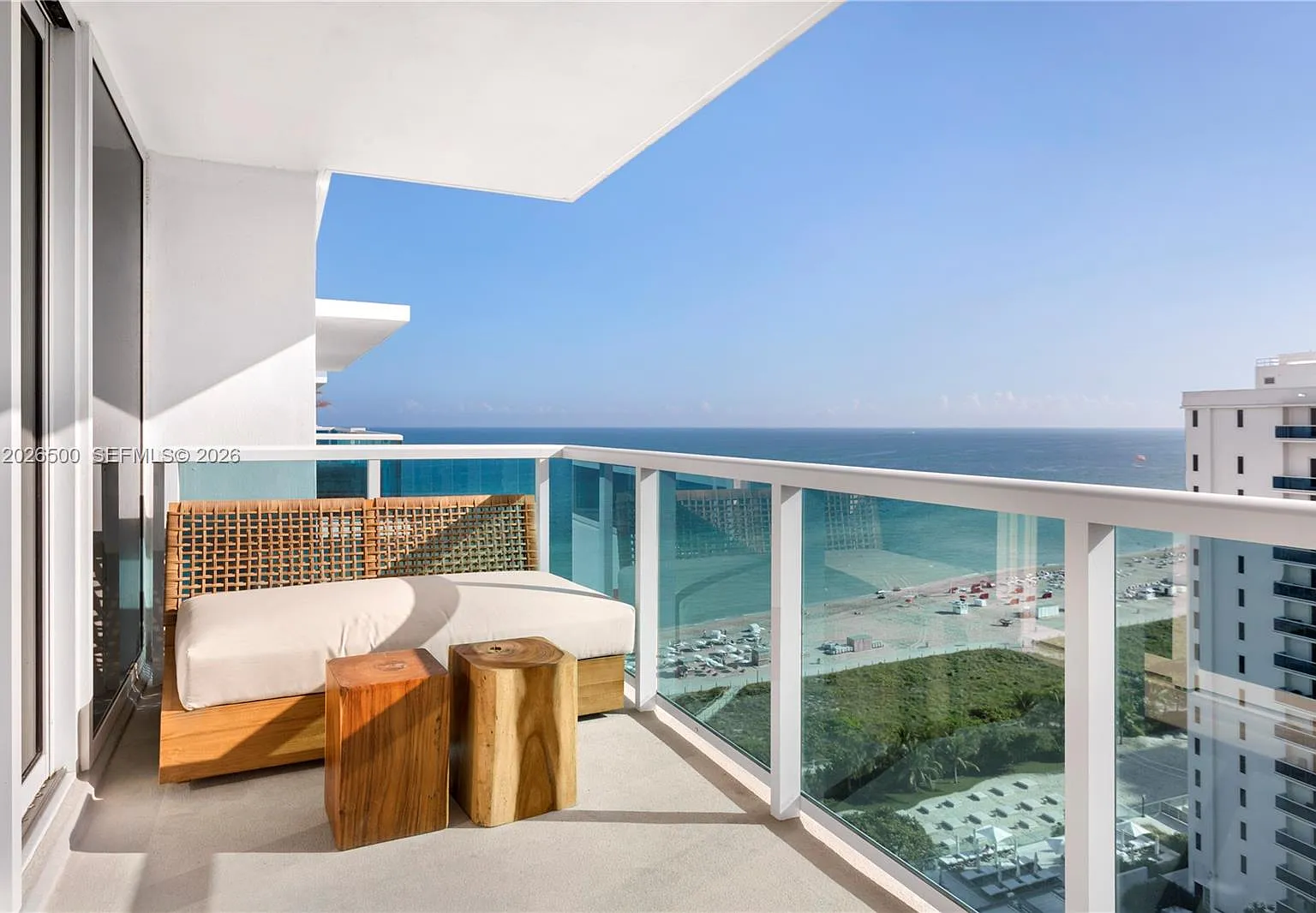 2399 Collins Avenue — Photo 2