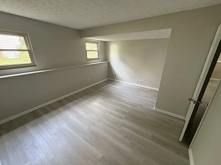 406 Seranade St — Photo 5