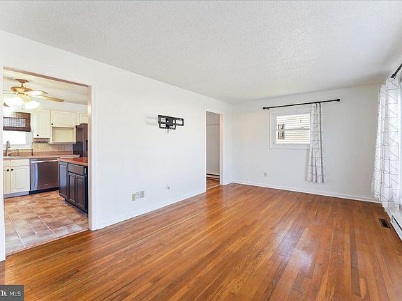 4th image of 2422 Owen Dr