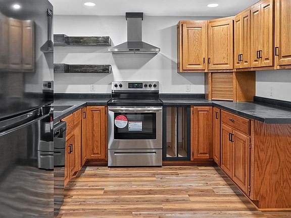 3rd image of 812 E Lindon Street