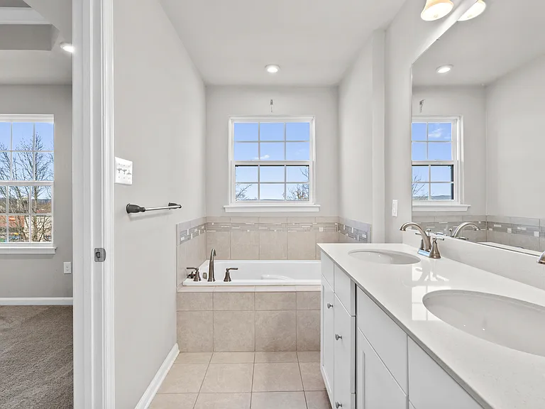 204 Station Dr — Photo 21