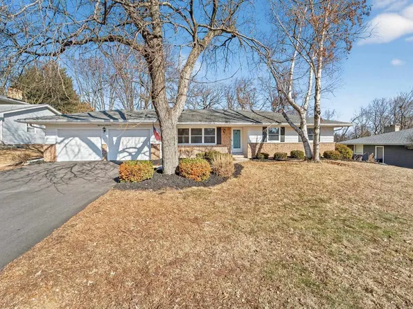 5736 Pembroke Dr, Fitchburg, WI 53711