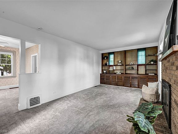 4th image of 605 Saint Leger Ave